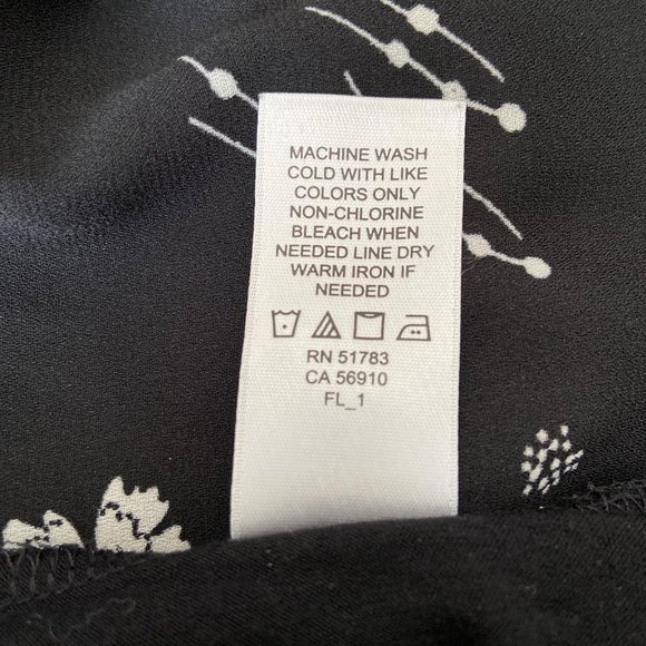 Maurices Women's Black Floral Short Sleeve Top Size Large - Picture 8 of 8